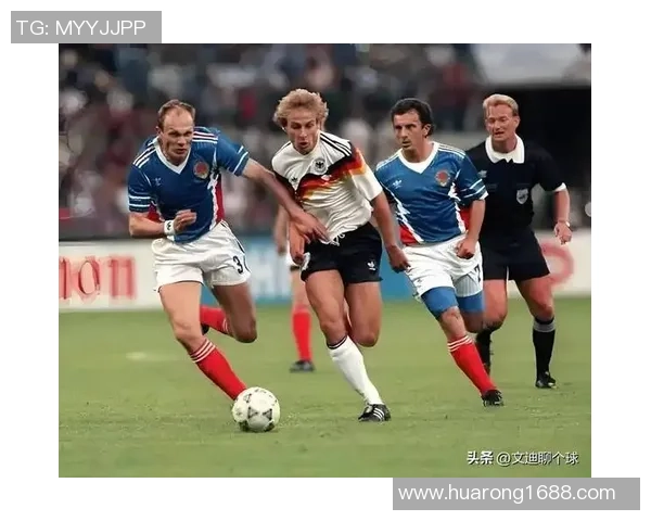 足球明星的霸气瞬间展现他们无与伦比的球场魅力与风采 足球明星的霸气瞬间展现他们无与伦比的球场魅力与风采